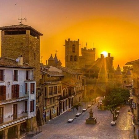 Hotel&Bar Ducay Olite Bagian luar foto