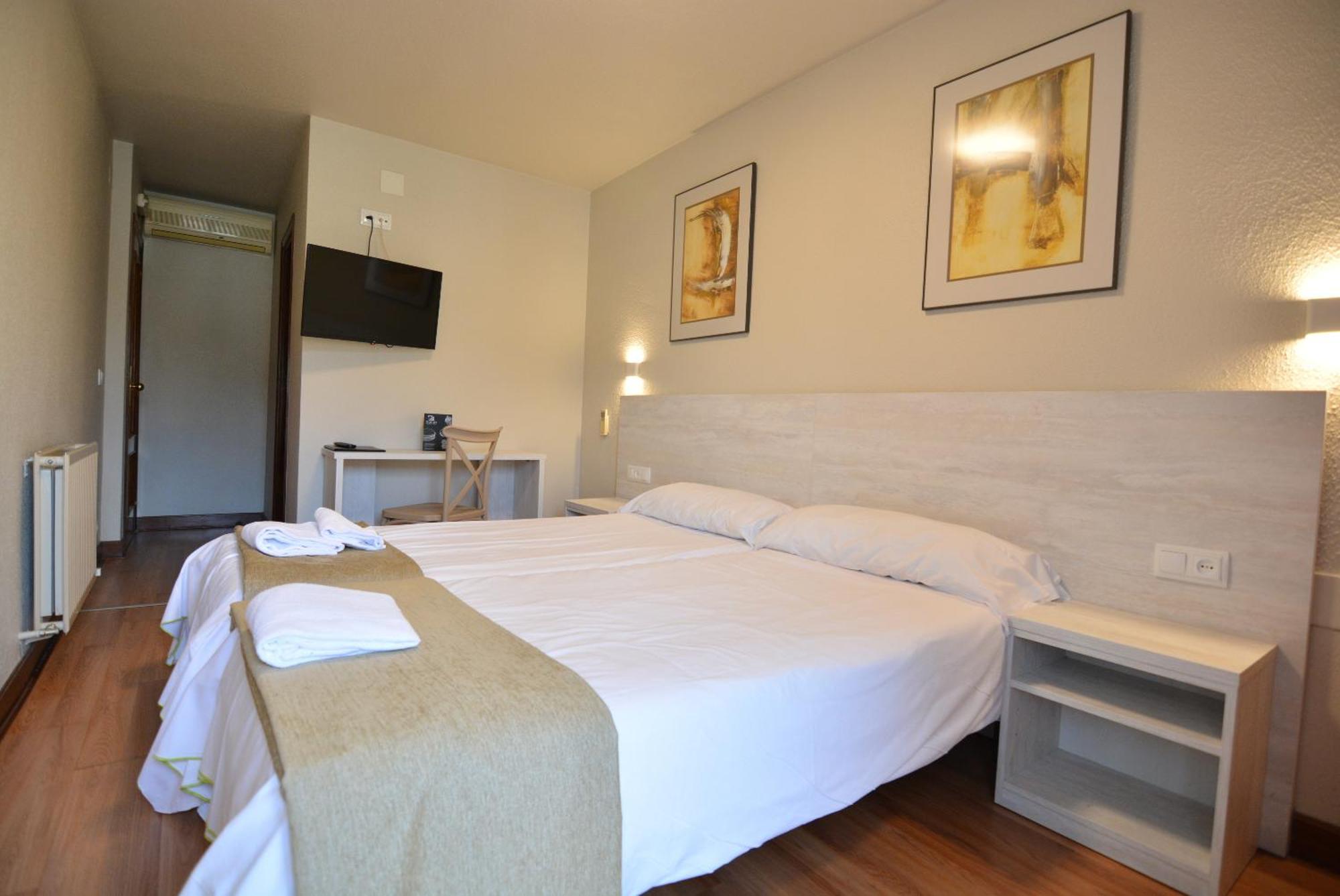Hotel&Bar Ducay Olite Bagian luar foto