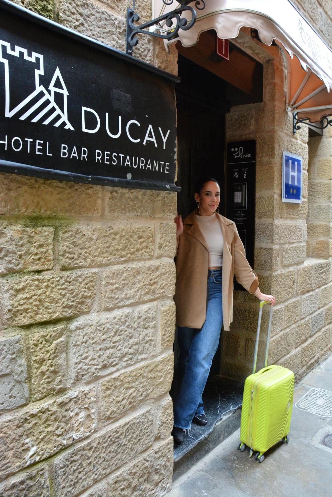 Hotel&Bar Ducay Olite Bagian luar foto