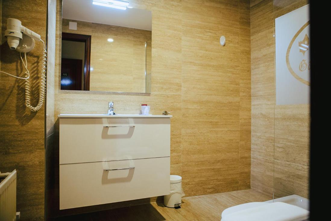 Hotel&Bar Ducay Olite Ruang foto