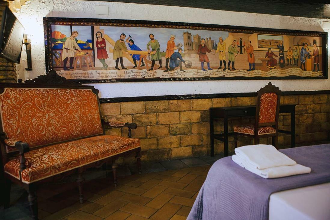 Hotel&Bar Ducay Olite Bagian luar foto