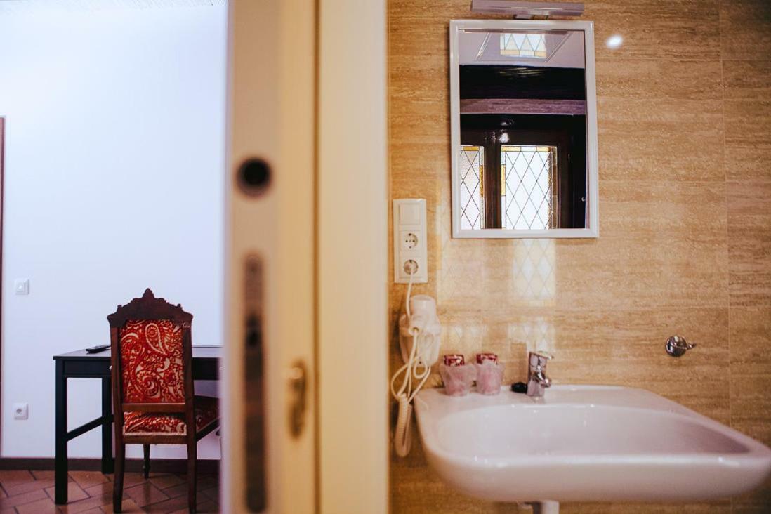 Hotel&Bar Ducay Olite Bagian luar foto