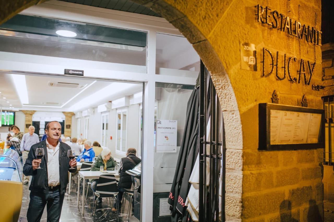 Hotel&Bar Ducay Olite Bagian luar foto