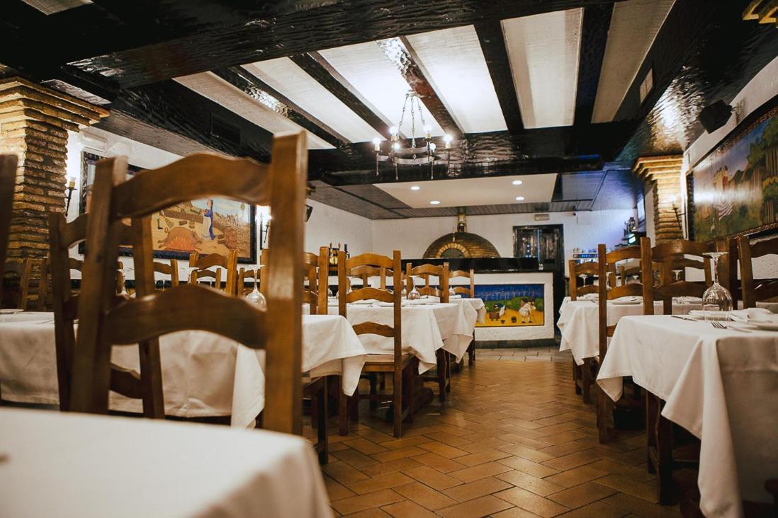 Hotel&Bar Ducay Olite Bagian luar foto