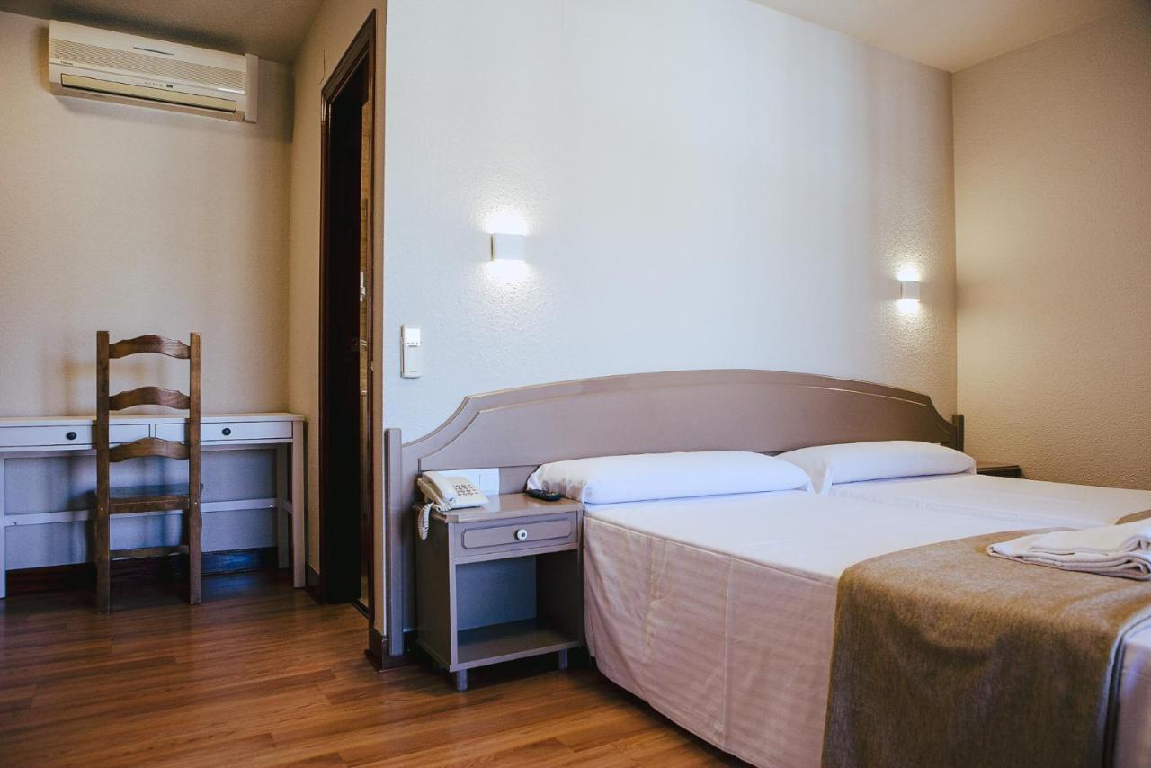 Hotel&Bar Ducay Olite Bagian luar foto