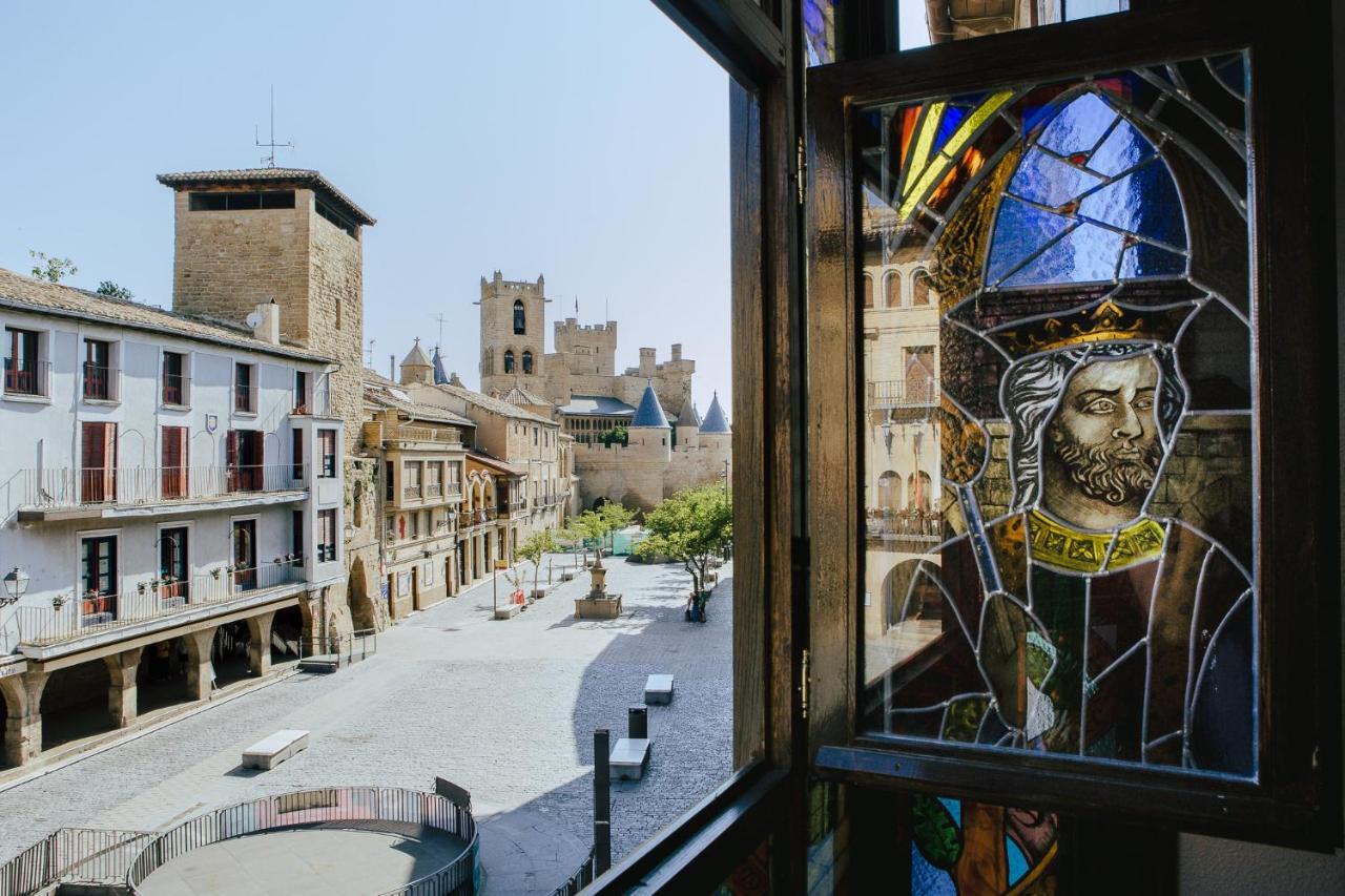 Hotel&Bar Ducay Olite Bagian luar foto