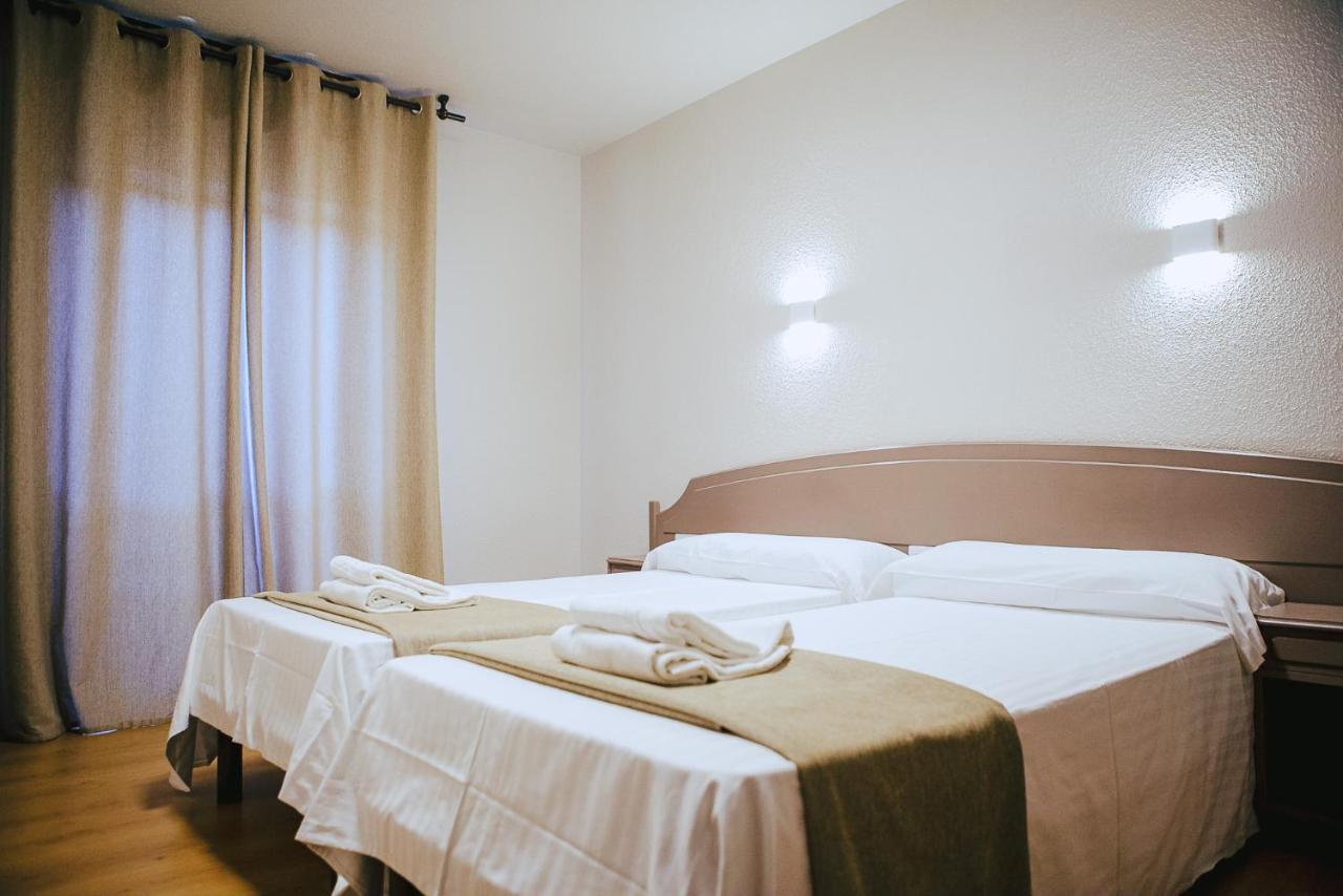 Hotel&Bar Ducay Olite Bagian luar foto