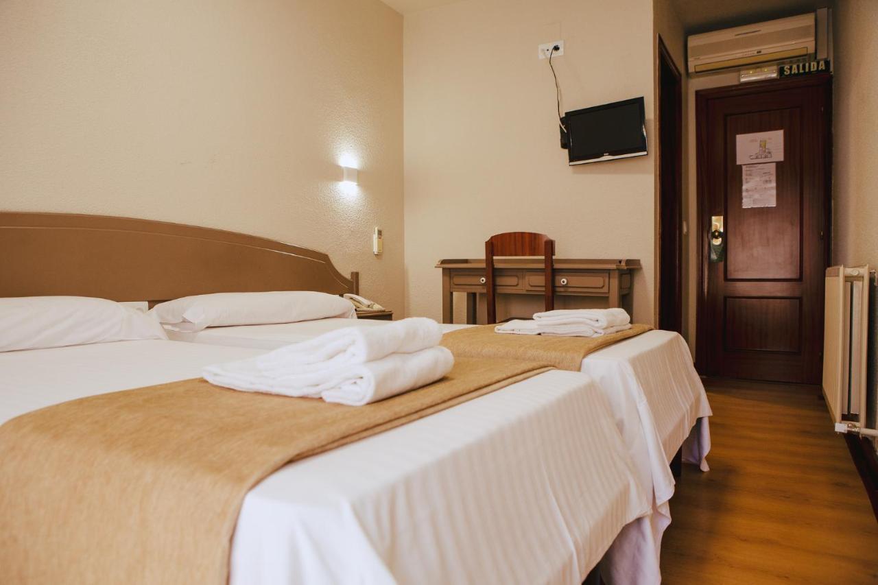 Hotel&Bar Ducay Olite Bagian luar foto