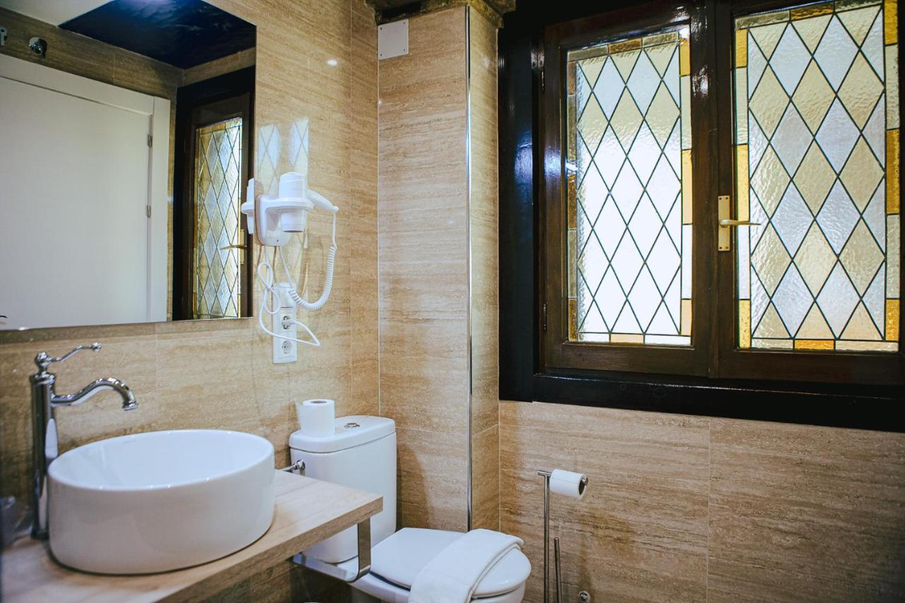 Hotel&Bar Ducay Olite Bagian luar foto