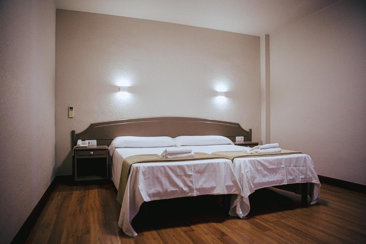 Hotel&Bar Ducay Olite Bagian luar foto